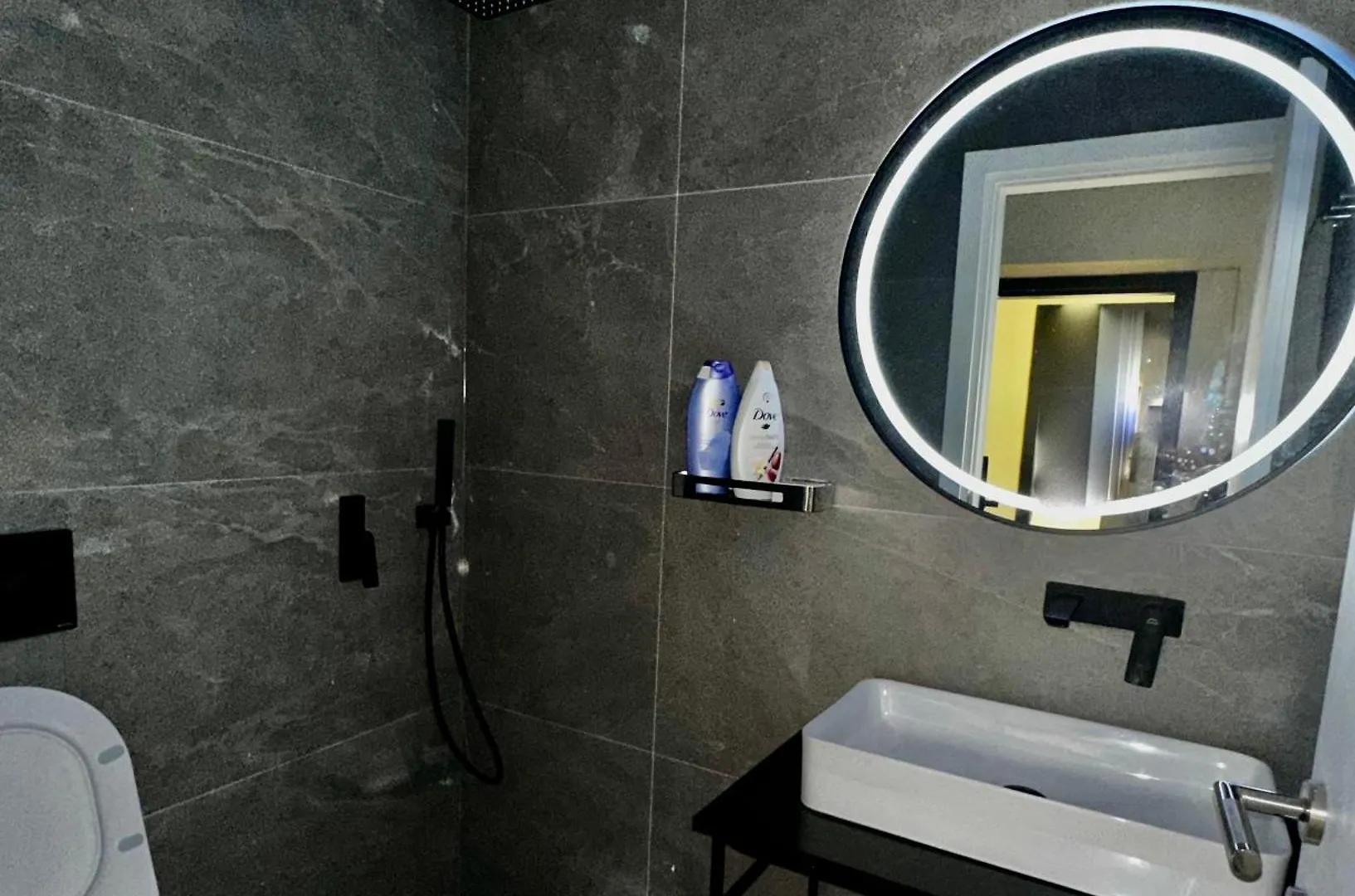 Apartment 1 Bedroom Flat Tirana